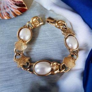 Vintage Gold Tone Hammered Faux Pearl Stafish Seashell Nautical Bracelet